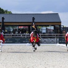 Le podium du championnat Grand Tour avec Larissa Paluis et Justin Verboomen(© Leanjo de Koster/Digishots)