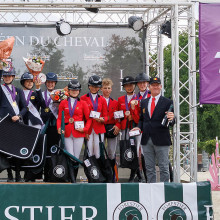 Le podium du championnat d'Europe poneys de jumping (© FEI)