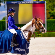 Clémentine Lux lors de sa victoire sur 1m15 (© Tops International Arena)