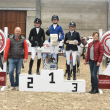 Le podium du Tournoi des Espoirs HFI-Kingsland scolaires (© Temps de Poses)